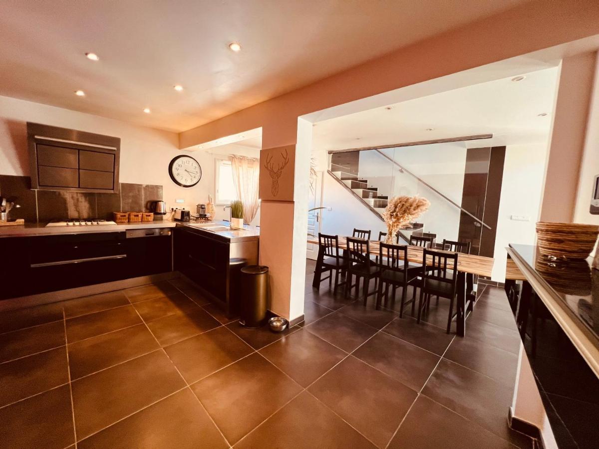 Maison De Village Ecusson - Logement Entier - 160M2 - 4Chambres - Centre Ville - Terrasse - Climatise Nîmes Dış mekan fotoğraf